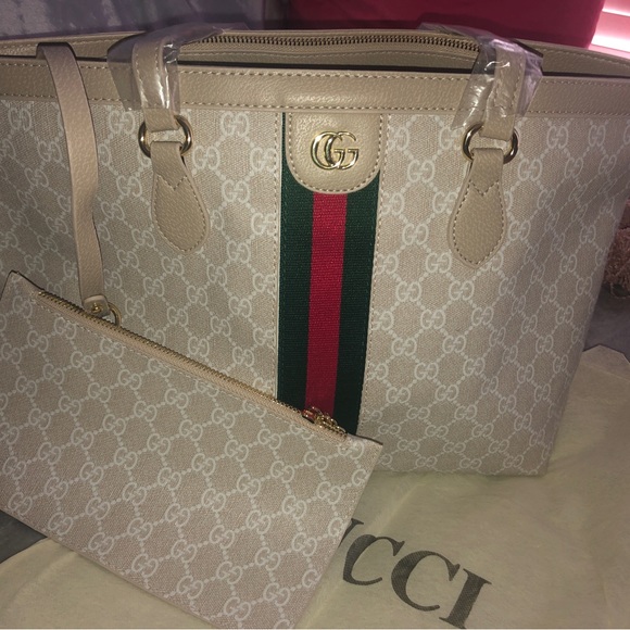 Meet your Posher, April - Picture 8 of 16